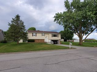 1605 3rd St, Eldora, IA 50627