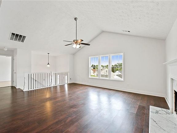 5th image of 1167 Yellow River Dr