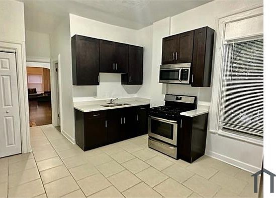 4th image of 1124 S Sacramento Blvd #1