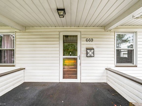 2nd image of 669 Scott Pl NW