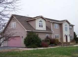 1996 Locust Rd, Spring Grove, PA 17362