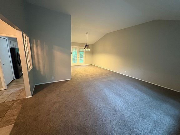 5th image of 38340 Berkeley Ave