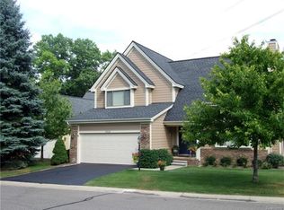 5525 Northcrest Village Dr, Clarkston, MI 48346
