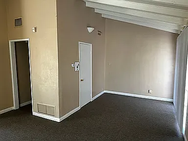 2979 Berkeley Rd — Photo 9