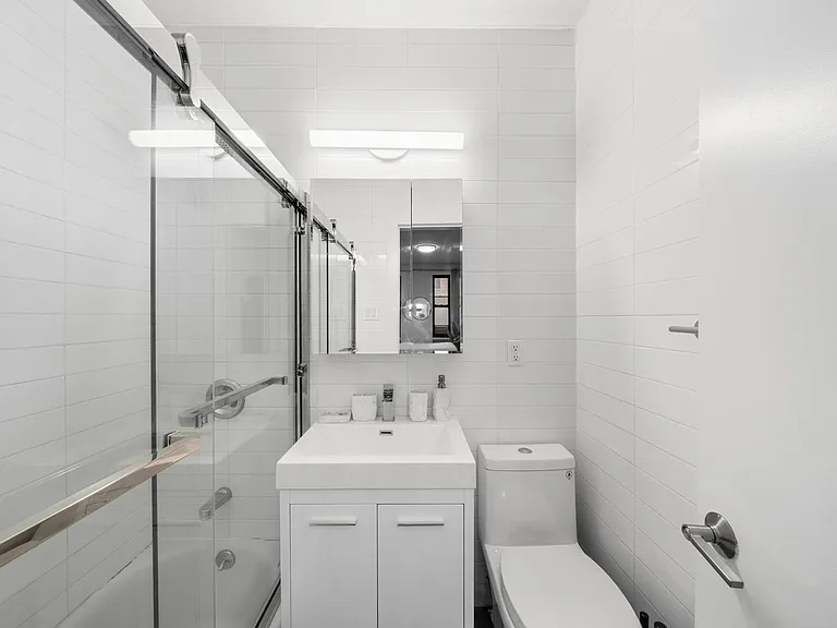 444 W 48th St #1C — Photo 3