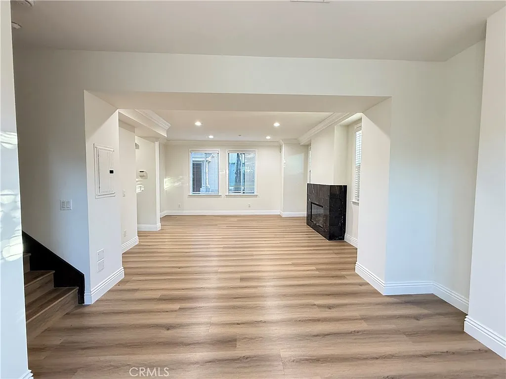 3 bed, 1550 sqft, $4,000 — Photo 2