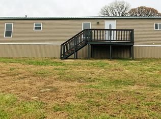 915 Bradley Dill Rd, Campobello, SC 29322