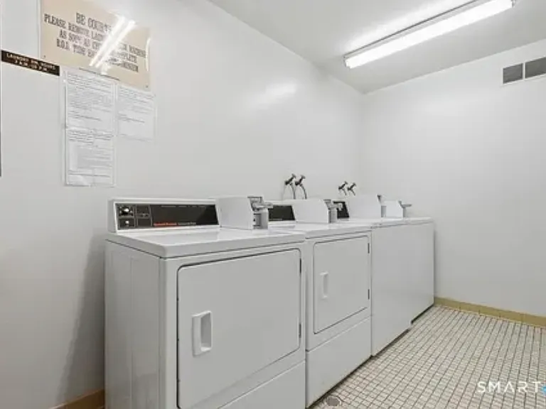 50 Birdseye St #401 — Photo 7