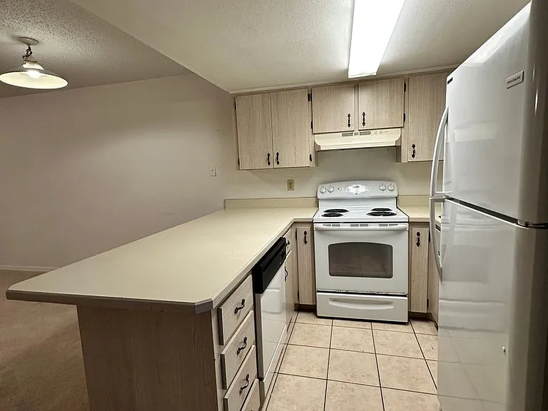 69 Village Dr — Photo 7