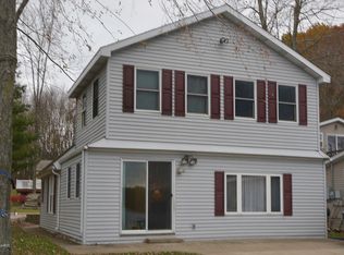 138 Peterson Dr, Gobles, MI 49055