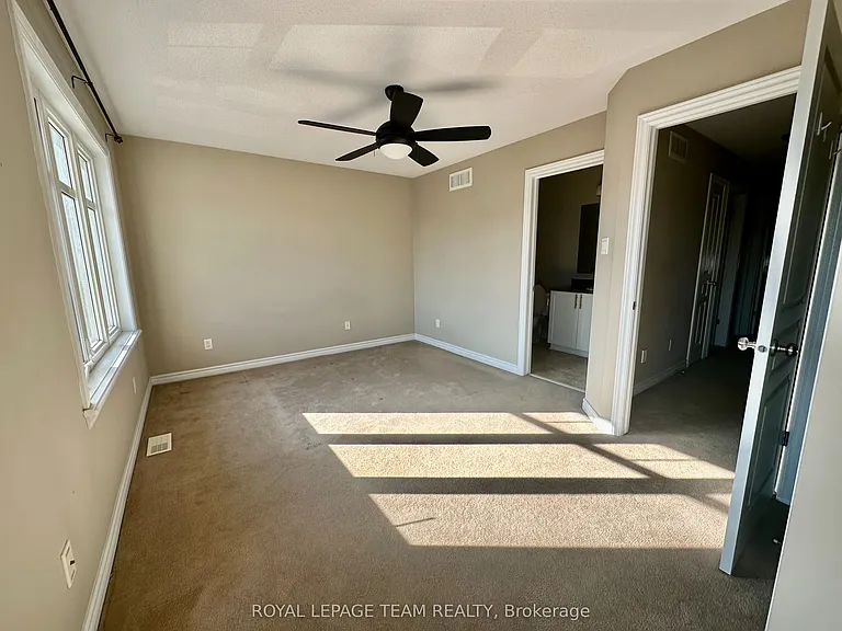 940 Cobble Hill Dr — Photo 5