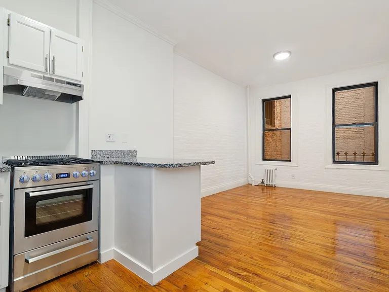 156 E 2nd St #13 — Photo 2
