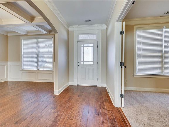 4th image of 238 Seaton Avenue