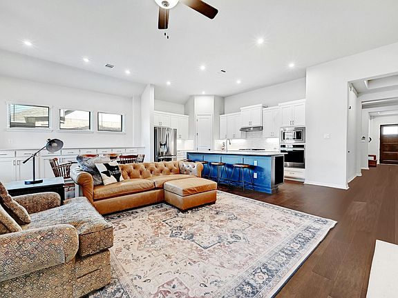 5th image of 204 Belford St