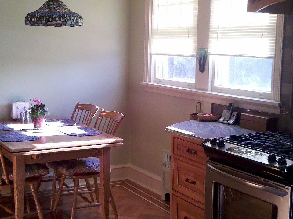 1st image of 404 E Allens Ln