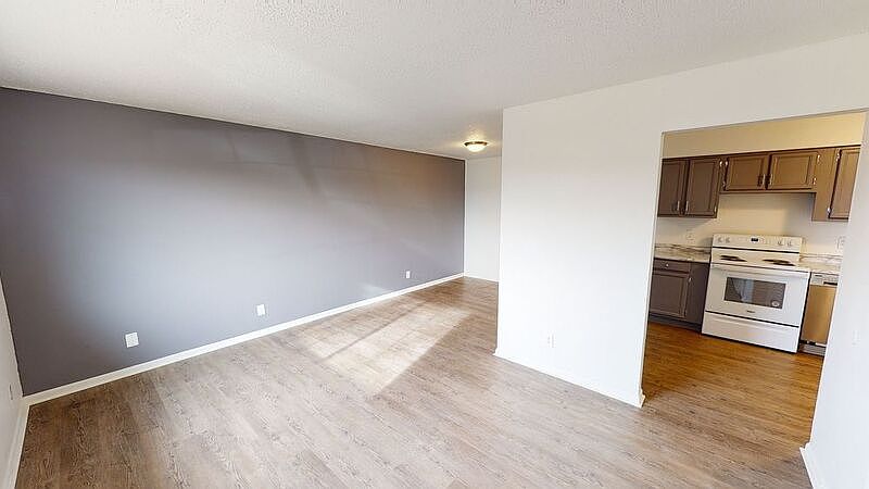 1st image of 209 SW Linden St APT 10