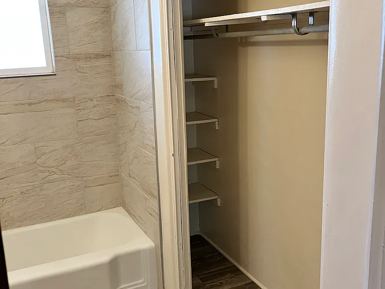 1913 Gold Ave SE #1 — Photo 16