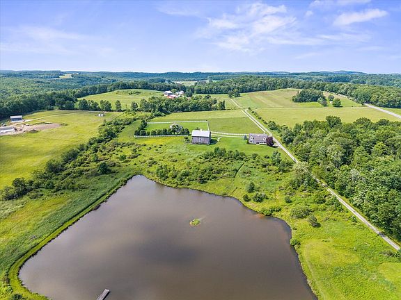 4th image of 221 Ponds View Ln