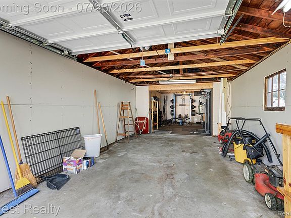 4th image of 703 Florence Ave