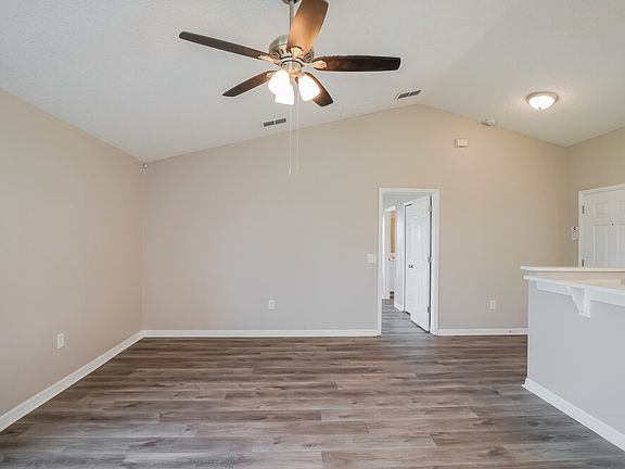 4th image of 5537 Willow Bend Trl