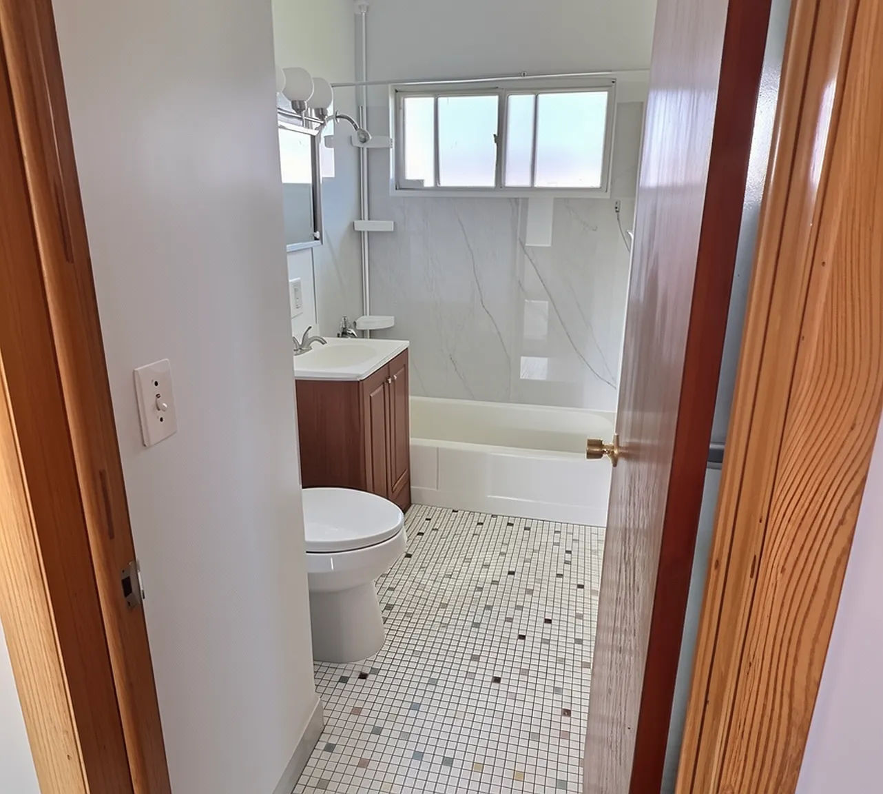 2424 W Howard Ave — Photo 2