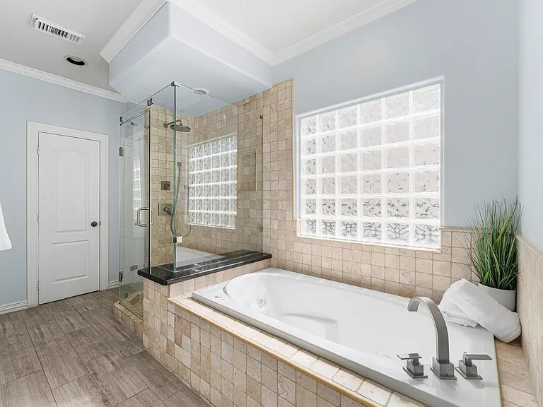 1622 Cottage Landing Ln — Photo 22