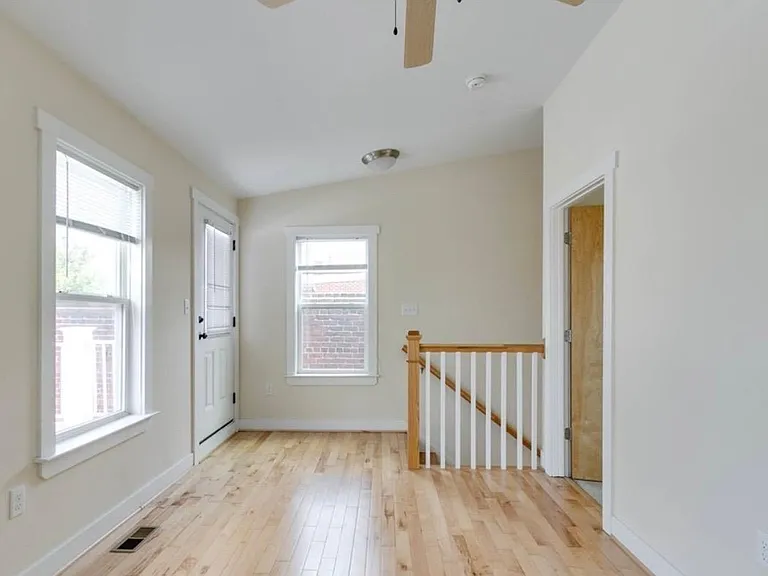 1325 Porter St #B — Photo 4