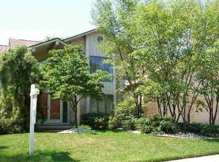 1564 Rose Ln, Trenton, MI 48183