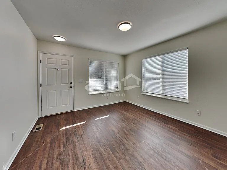 485 Winebrook Way — Photo 8