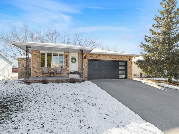 1541 S 12th Ave W, Newton, IA 50208