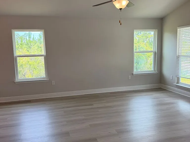 1007 Bayside St — Photo 8