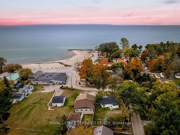 4th image of 7 Oliver Dr