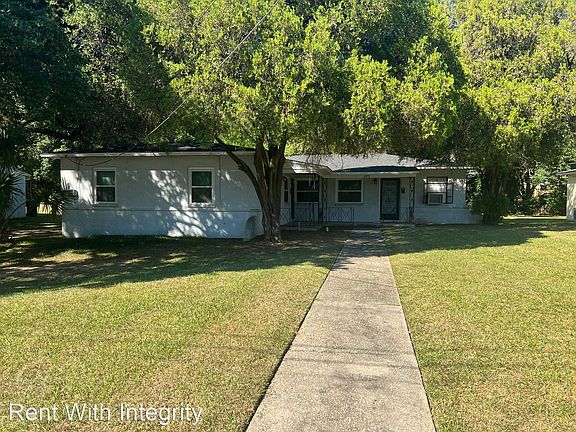 2nd image of 873 Campus Cir #3