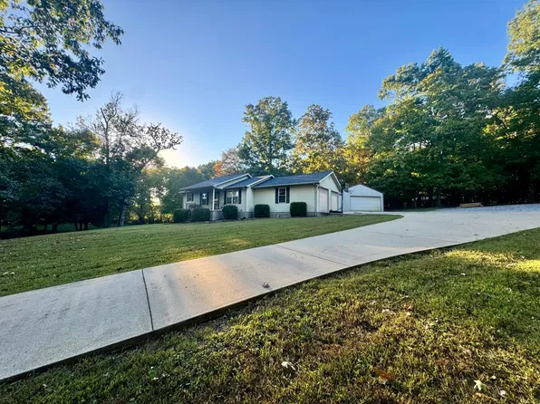 1212 S Tanyard Rd, Cadiz, KY 42211