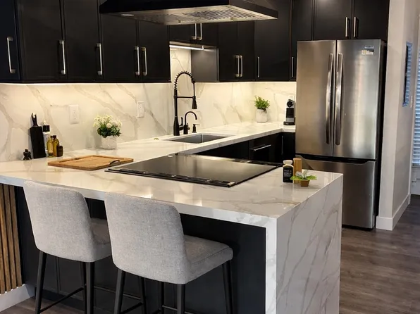 906 6th St S, Kirkland, WA 98033