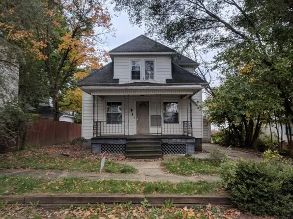 114 E Julia St, Clinton, IL 61727