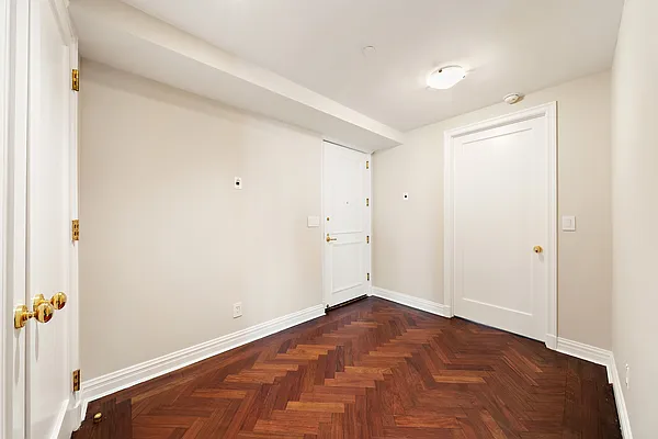 Sold by Sotheby's International Realty | media 11