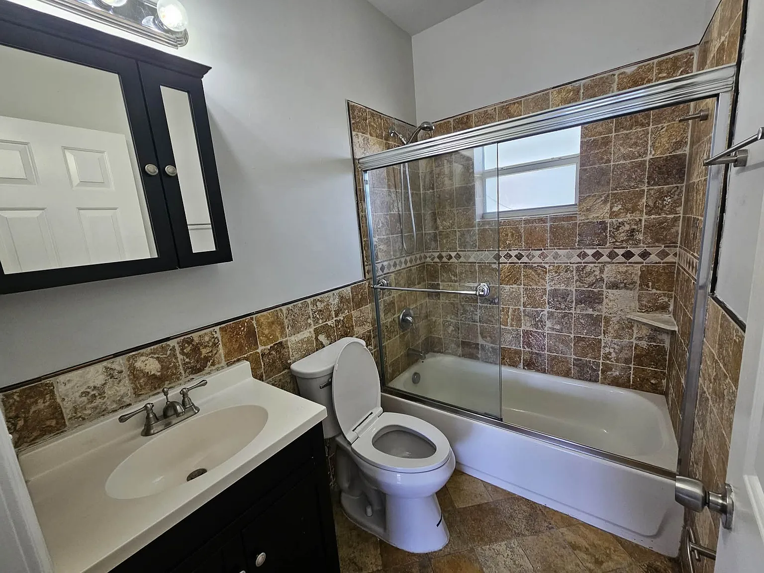 1 bed, 1266 sqft, $1,100 — Photo 3