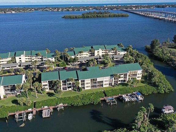 2nd image of 1820 Tarpon Ln #304