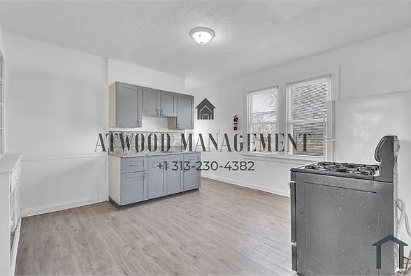 3 bed, 1196 sqft, $996 — Photo 4