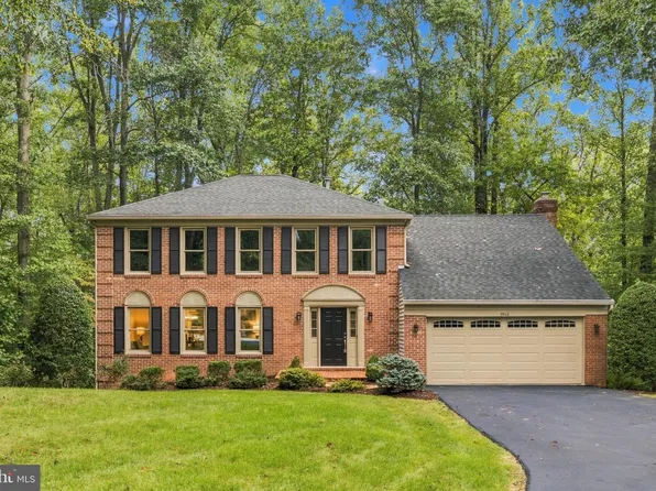 9900 Shady Cove Dr, Fairfax Station, VA 22039