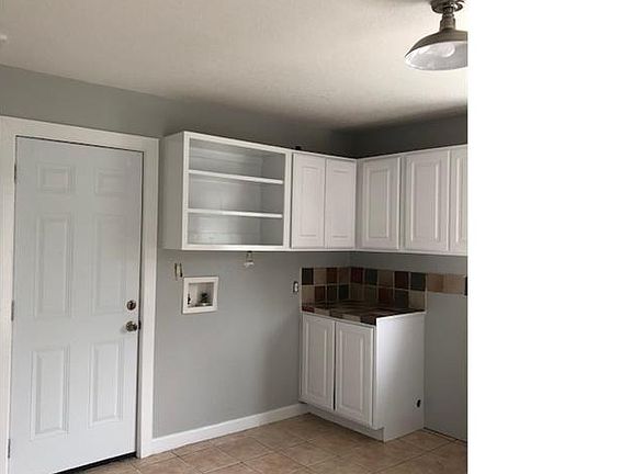 4th image of 220 Vanderbilt St