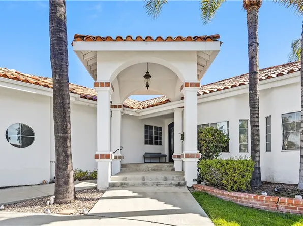 22861 Mariner Dr, Canyon Lake, CA 92587