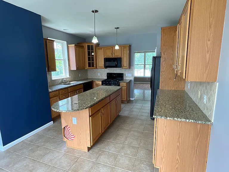 6 Blackmoor Cir — Photo 2