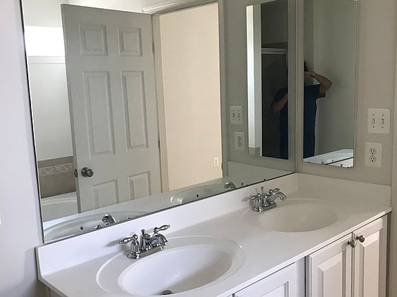 Double vanity master 