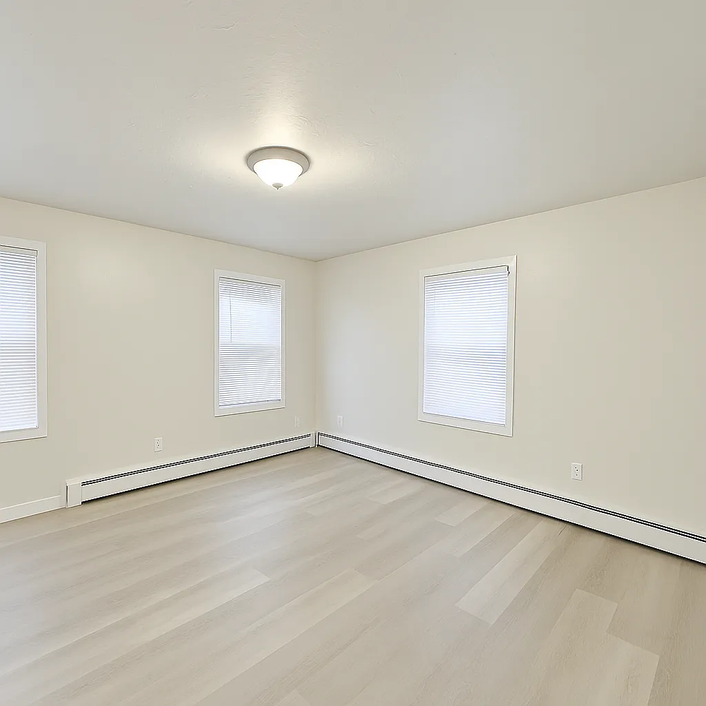 3 bed, 908 sqft, $1,650 — Photo 3