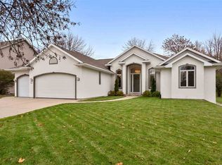 N9206 Christopher Ln, APPLETON, WI 54915