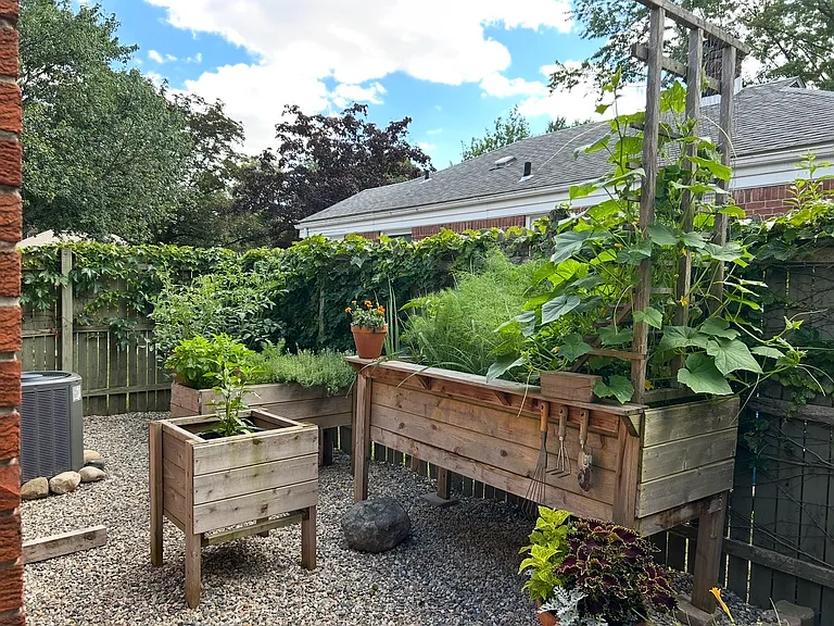 1901 Harwood Ave — Photo 11
