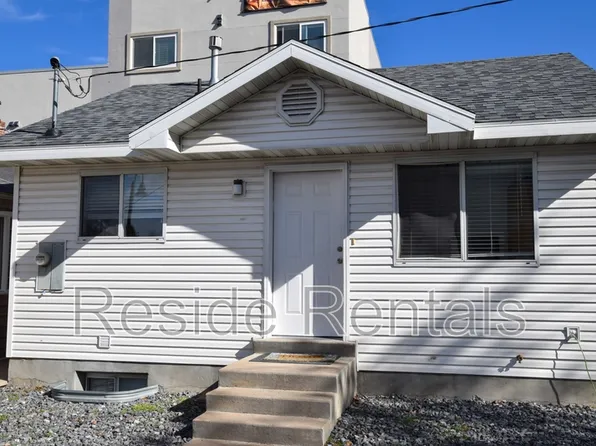 686 1/2 Darwin Ave #3, Logan, UT 84321