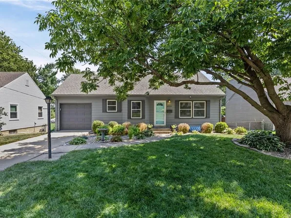 4935 Juniper Dr, Mission, KS 66205